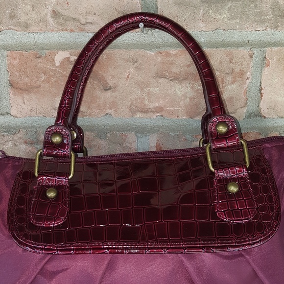 BURGUNDY HAND BAG . - Picture 5 of 6